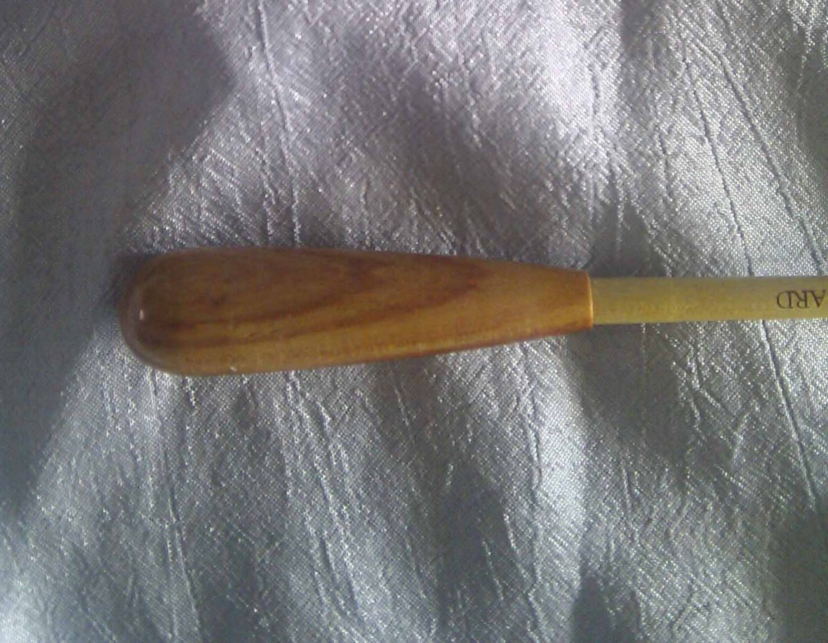 Dirigierstock Serie P, Länge 12, Tulipwood, natur - cliccare qui Dirigierstock Serie P, Länge 12, Tulipwood, natur - cliccare qui