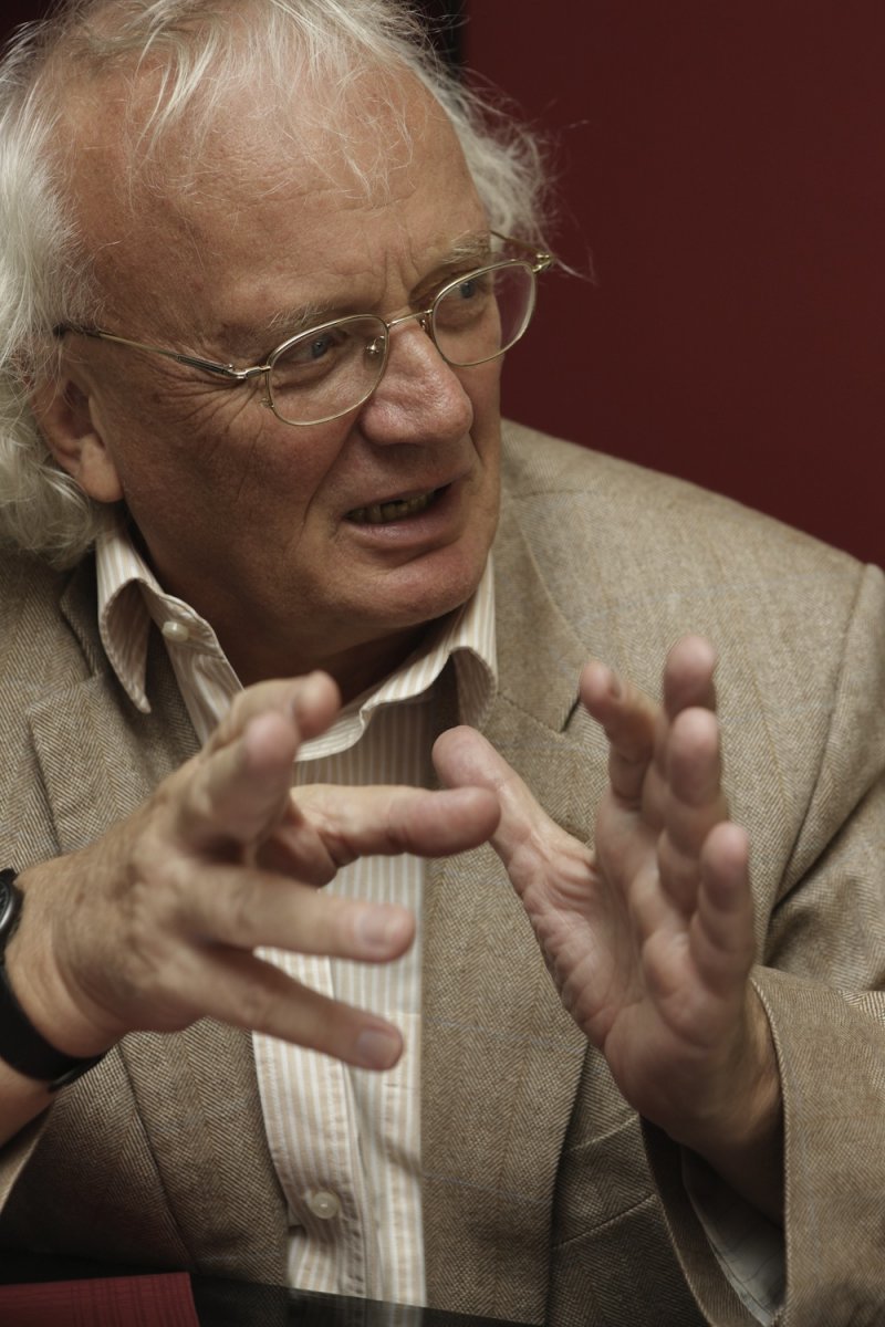 Hiller, Wilfried - cliccare qui